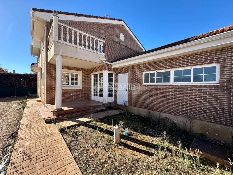 Foto fd428700-f151-4a3b-8f74-95d59c8c407f. Maison jumelée avec chauffage parking dans Fontanar