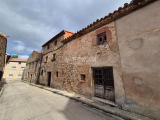 Casa aparellada en Estrigana. Casa en venta en sigenza