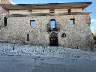 Edificio en Sigenza. Hotel en venta en sigenza