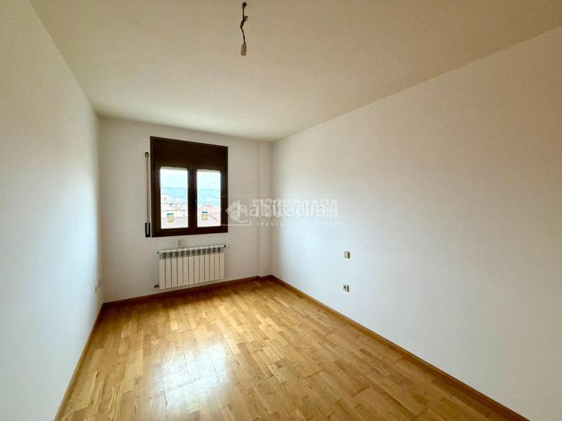 Foto 55355a9a-fd73-42a2-a593-8651d53d31bc. Casa aparellada amb calefacció a Sigüenza