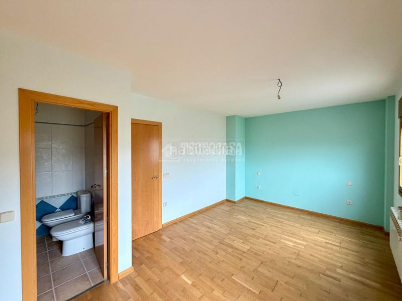 Foto ada07ede-3b09-47e6-a18a-fd28eaa9cd95. Casa aparellada amb calefacció a Sigüenza