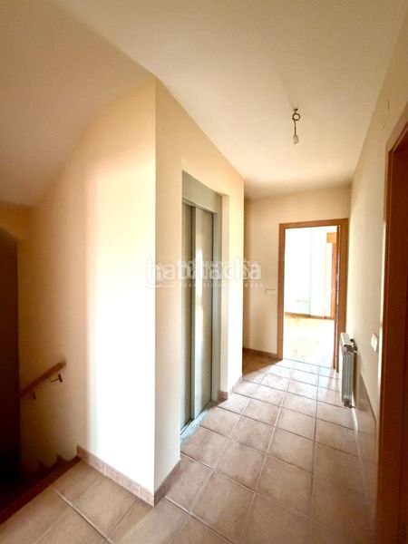Foto d37ae983-c003-492e-8648-8693c5d70a5d. Casa aparellada amb calefacció a Sigüenza