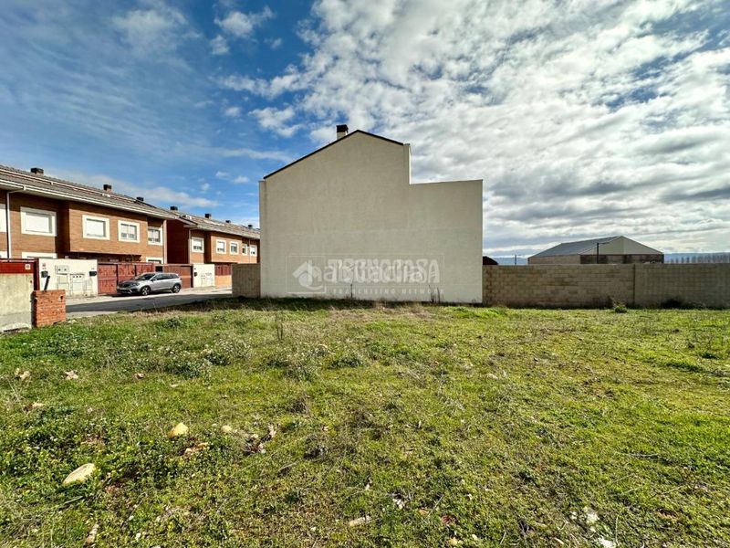 Foto 05de276a-b4f8-4841-904b-02880c5e775a. Terreny residencial a Marchamalo