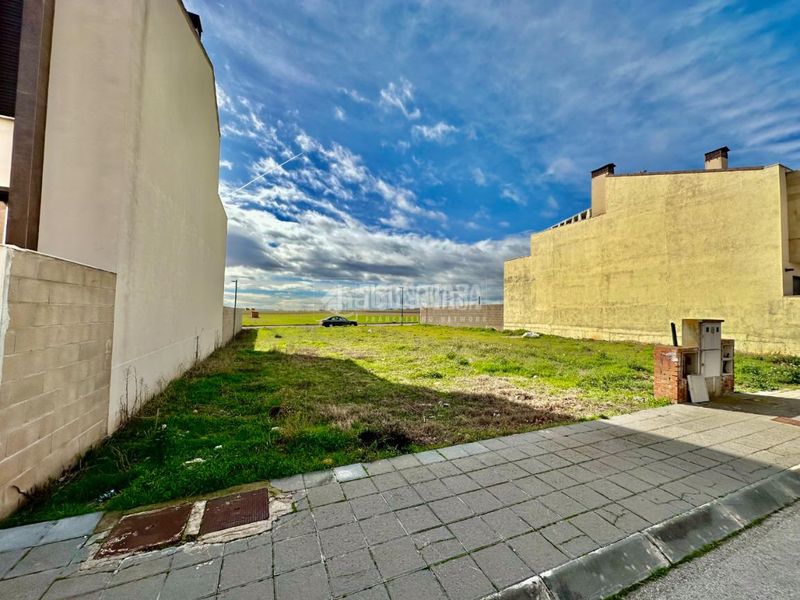 Foto 1654578f-bf9e-45c5-8c4c-1e59df814403. Terreny residencial a Marchamalo