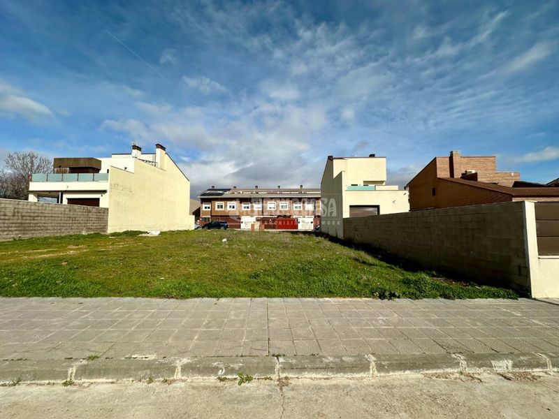 Foto 61eab48b-32b7-4a97-b99b-094fb632ab88. Terreny residencial a Marchamalo