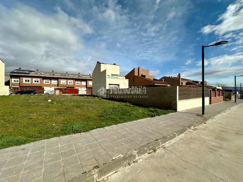 Foto 80e4e384-f165-4d16-95a7-589e82d67cc8. Terreny residencial a Marchamalo