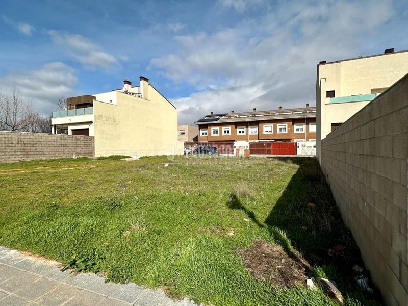 Foto e5bf7e88-53ab-43ae-9486-522d56a11aec. Terreny residencial a Marchamalo