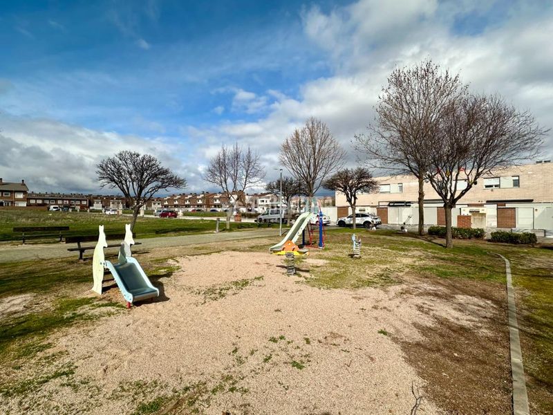 Foto eba80221-e2cd-4e52-a8a3-e8d606591f37. Terreny residencial a Marchamalo