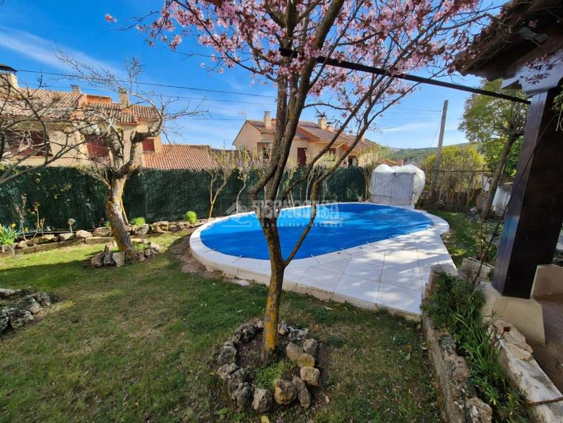 Foto 7aa5824e-8582-4343-b38c-7d5c0ef19e66. Casa amb calefacció aparcament piscina a Sigüenza