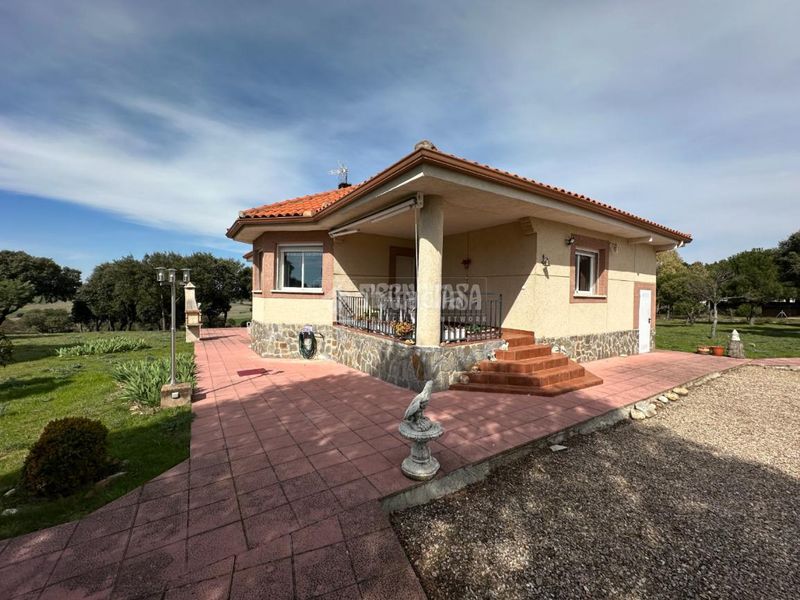 Foto 20bb529c-59e9-4ecb-8214-ede6bfc9b400. Masia amb calefacció aparcament piscina a Málaga del Fresno