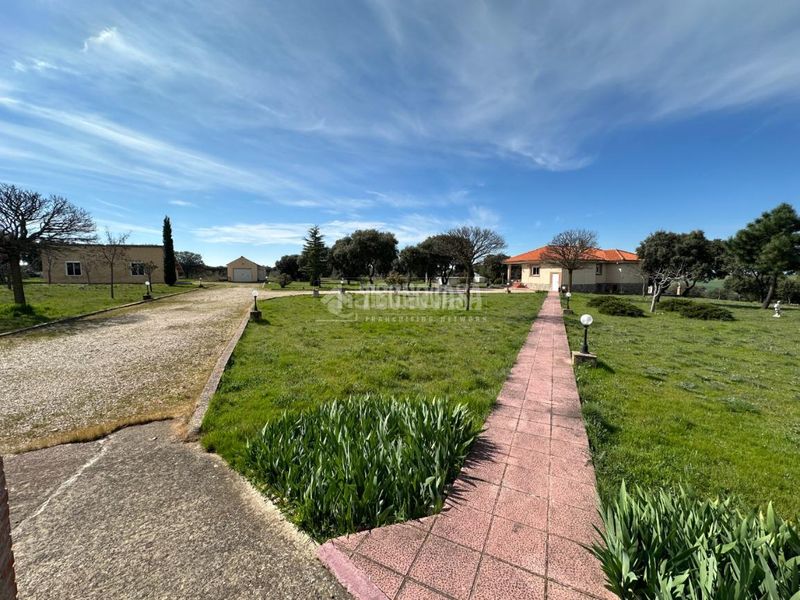 Foto 4df9cd98-ec94-4bb5-b63d-2f68f279afd0. Masia amb calefacció aparcament piscina a Málaga del Fresno