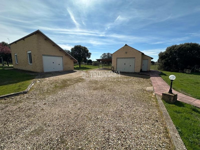 Foto 7ca9fbc0-661f-4f1d-bcbd-34ca29d89012. Masia amb calefacció aparcament piscina a Málaga del Fresno