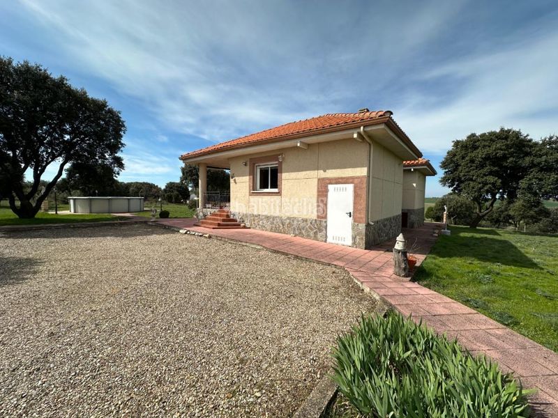 Foto 92667c2e-f764-47fb-9363-36026959ecbd. Masia amb calefacció aparcament piscina a Málaga del Fresno