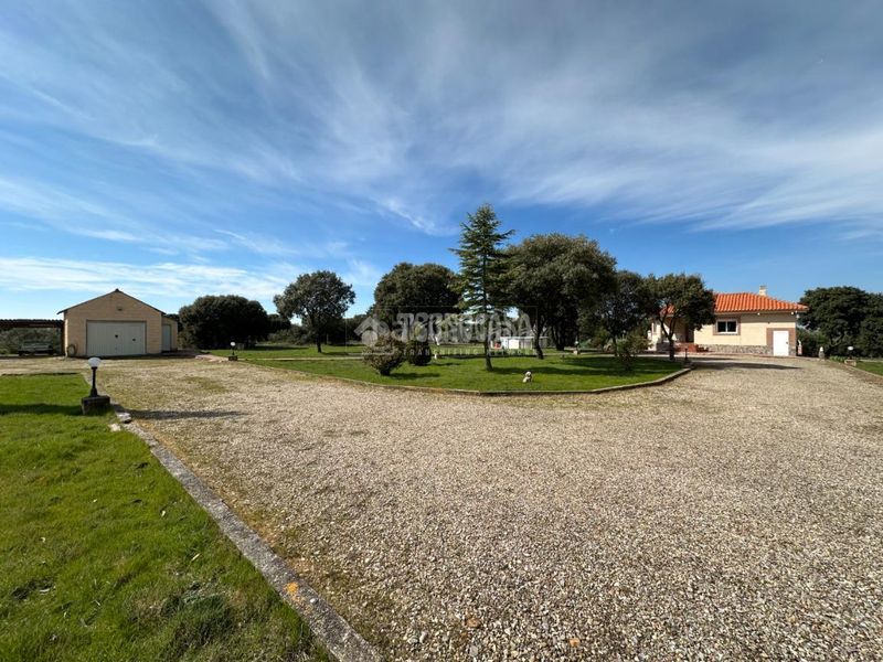 Foto b3d68e8d-d083-4749-8197-4dc7859a83da. Masia amb calefacció aparcament piscina a Málaga del Fresno