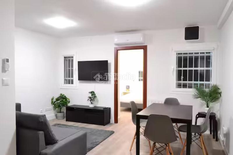 Foto c21ba85f-26be-4391-9c3e-9fb834ed10ad. Piso  en venta en San Fermín Madrid