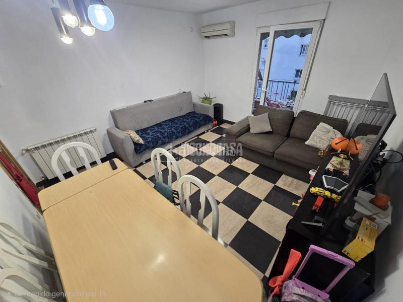 Foto 80afd2c2-82a7-4221-8e15-ec26e45cd3a0. Piso  en venta en San Fermín Madrid