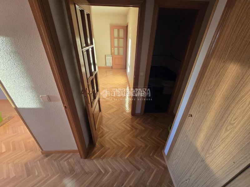Foto 37e1b832-e734-4218-9359-839b60e82095. Piso  en venta en San Fermín Madrid