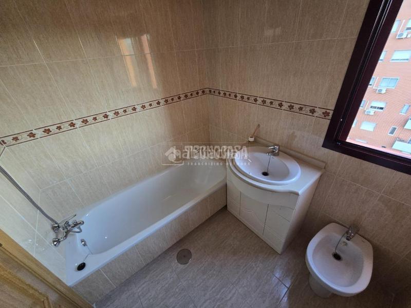 Foto 536bef47-7868-4a06-8702-bd39d0e32064. Piso  en venta en San Fermín Madrid