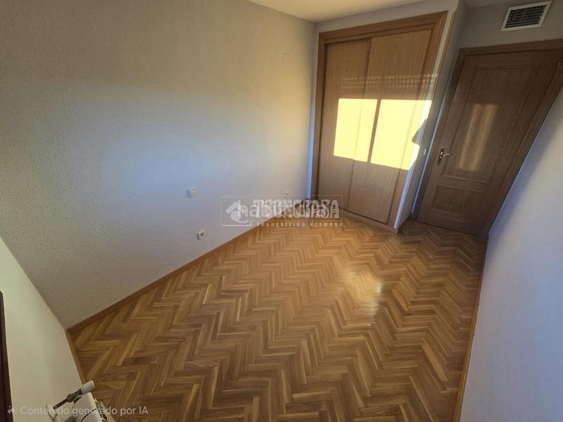 Foto be768616-677f-4bed-a82e-4c2ebca08851. Piso  en venta en San Fermín Madrid