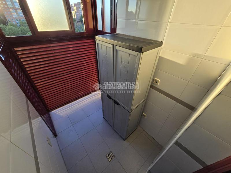 Foto d3985319-59d7-4c3a-bdb2-de7437993cbe. Piso  en venta en San Fermín Madrid