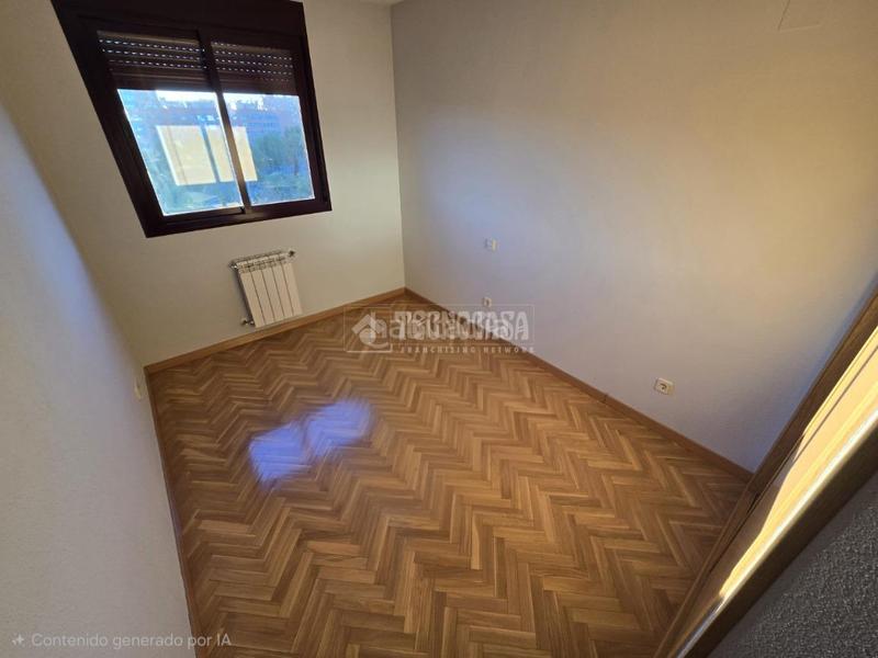 Foto eb82df28-ec01-4b14-a585-d9aff5dfd529. Piso  en venta en San Fermín Madrid