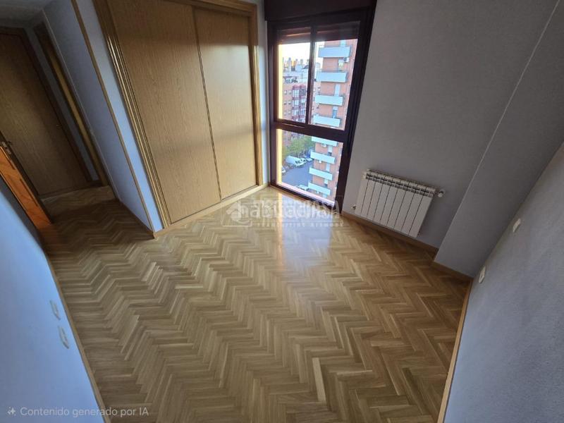 Foto f341e0e4-b31d-444f-8435-d9478ed65660. Piso  en venta en San Fermín Madrid