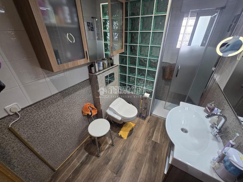 Foto 31cb3513-9285-4cc7-9740-312403a9db8b. Casa aparellada amb calefacció a San Fermín Madrid