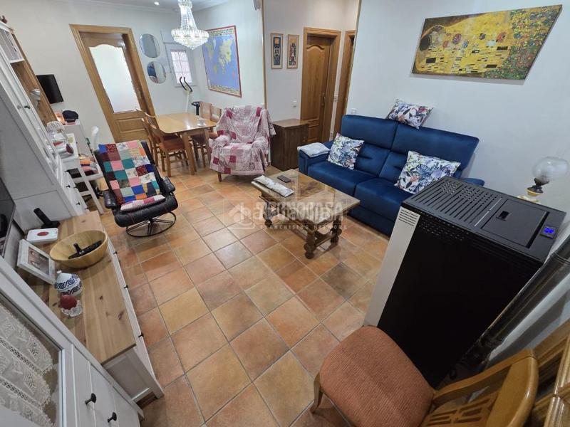 Foto 4f3ee361-0bc5-469e-a600-d58d538bed5f. Casa aparellada amb calefacció a San Fermín Madrid