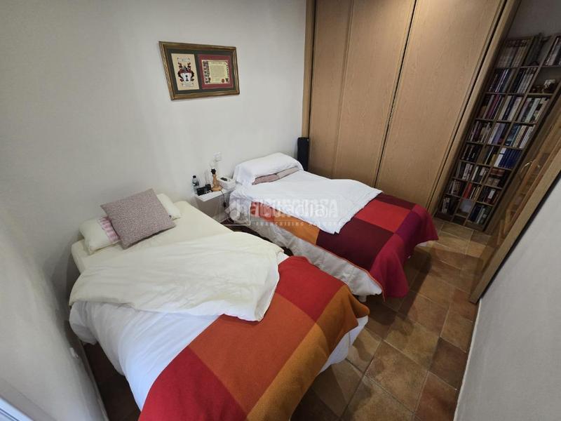 Foto 5bd25eb1-783c-4927-8b14-4f3dbbc3ea2c. Casa aparellada amb calefacció a San Fermín Madrid