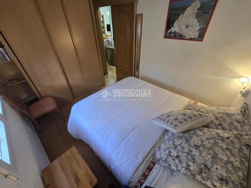 Foto 7d90b540-7bab-4018-bad7-70f7c83dc170. Casa aparellada amb calefacció a San Fermín Madrid