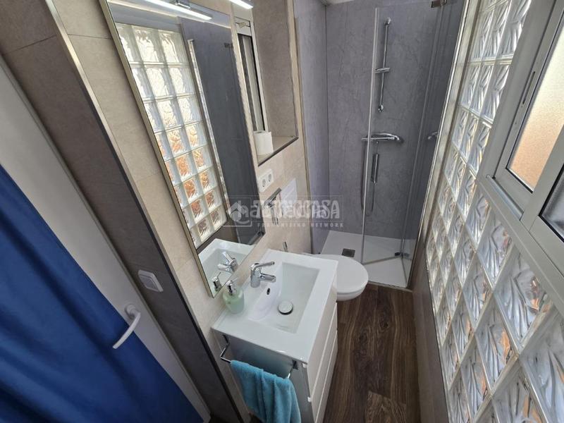 Foto e8e722e7-f302-4089-ad76-156508209e7f. Casa aparellada amb calefacció a San Fermín Madrid