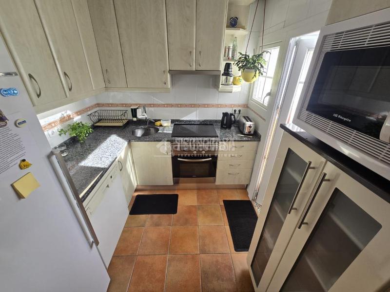 Foto ffb548d1-9977-4c33-b1de-d026d07f18de. Casa aparellada amb calefacció a San Fermín Madrid