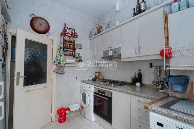 Foto a00f25ef-f823-4eb8-8d0c-45d936f388ce. Pis a Cortes-Huertas Madrid