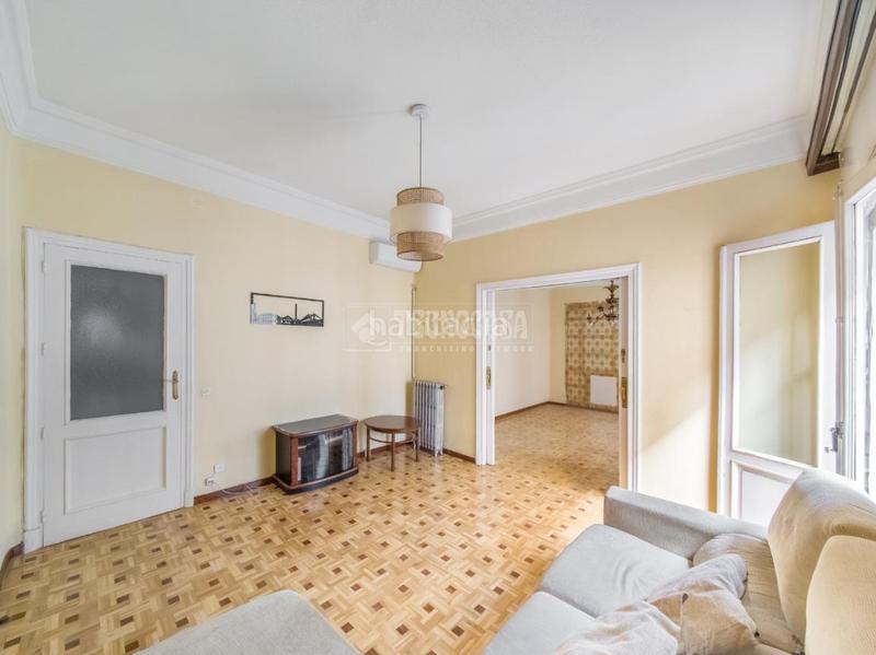 Foto 2cf4af1a-ce8d-4c5e-89ad-34beaec7a0ff. Appartamento con riscaldamento in Cortes-Huertas Madrid