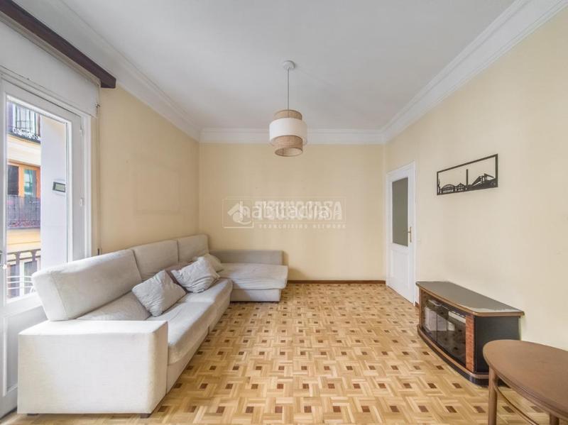 Foto 470f1548-555c-48e3-bb3e-3e00bdeb4459. Appartamento con riscaldamento in Cortes-Huertas Madrid