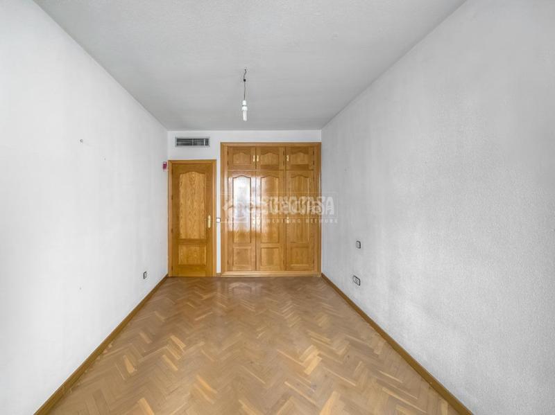 Foto 6aea1bb5-8032-48bd-ab68-2e1cb407553f. Etagenwohnung mit heizung in Cortes-Huertas Madrid