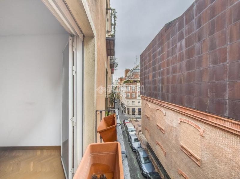 Foto b4f251ef-5af6-4d5b-bf27-5932eaa748b8. Etagenwohnung mit heizung in Cortes-Huertas Madrid