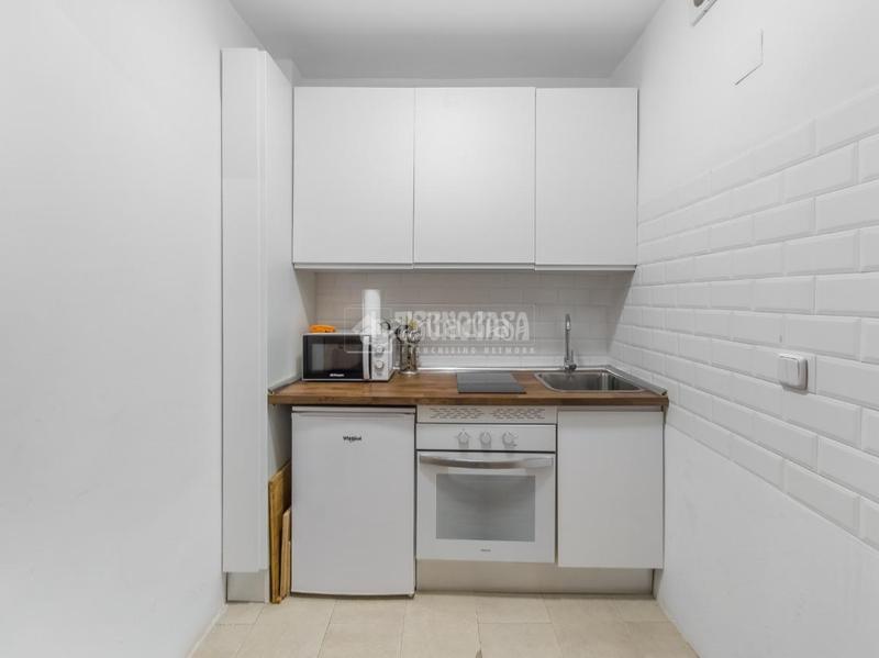 Foto f98f30ba-a27d-40d2-b667-a8aa2442d39c. Etagenwohnung mit parking in Cortes-Huertas Madrid