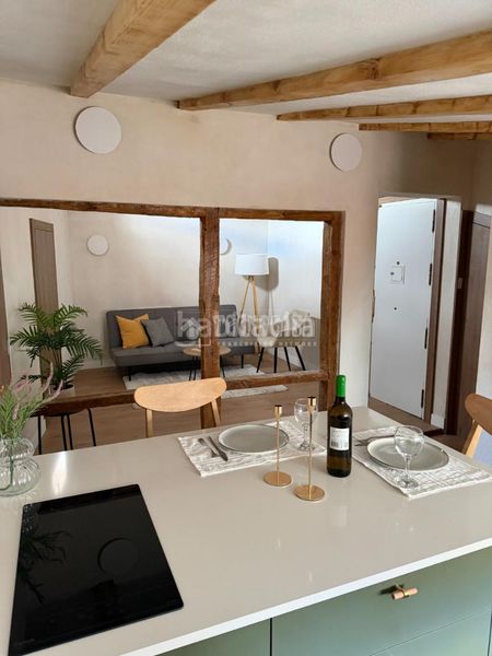 Foto b15d5469-f371-4bbd-8b68-b8a1ac80eb5a. Piso  en venta en Cortes-Huertas Madrid