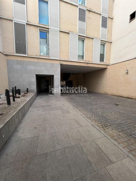 Foto 286c626c-98fb-4741-8420-5ab088458add. Aparcament cotxe a Cortes-Huertas Madrid