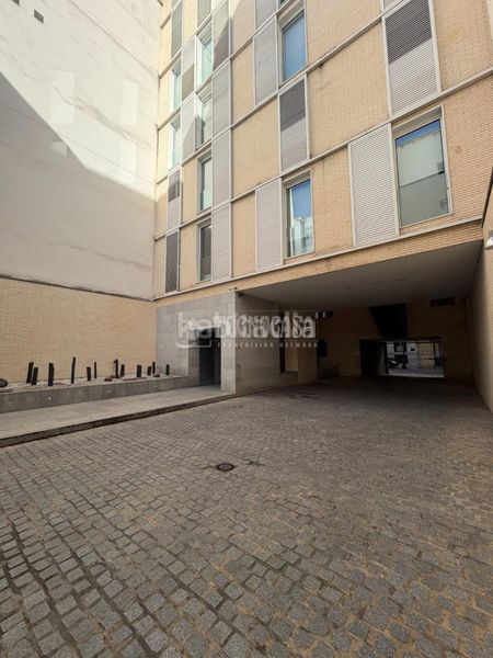 Foto 4497d16a-694d-4156-b7de-6052d1ae3b0a. Aparcament cotxe a Cortes-Huertas Madrid