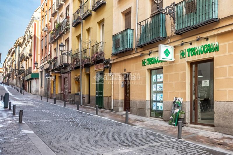 Foto fa032318-5738-4073-8368-bdfeee317e1b. Aparcament cotxe a Cortes-Huertas Madrid