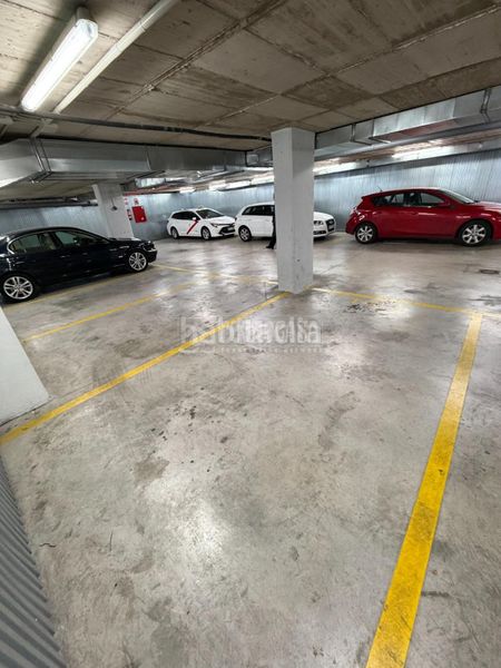Foto 016dbefb-b711-4c20-a2bf-608d6535696f. Aparcament cotxe a Cortes-Huertas Madrid