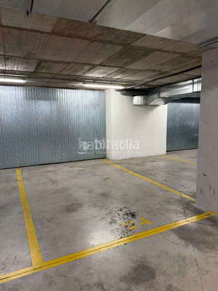 Foto c006c132-51b7-4c90-bd42-3c182014ef3e. Aparcament cotxe a Cortes-Huertas Madrid