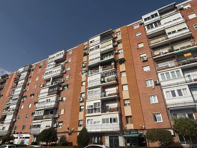 Foto f4835c7f-c94c-45e6-9cee-cc7cea68cce7. Pis amb calefacció a Las Águilas Madrid