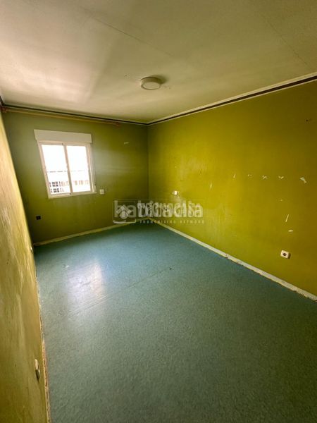 Foto 92336530-c3b7-4552-9e87-4c52f69a75cc. Piso  en venta en Vista Alegre Madrid