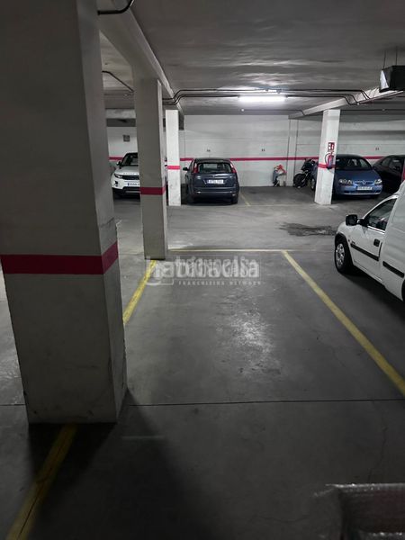 Foto 4edac2a2-c504-46c3-8fa8-10a8f6f26b8e. Aparcament cotxe a San Isidro Madrid