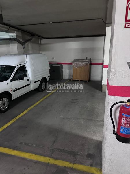Foto 826f640b-e5a9-4384-abb2-4dfea9aa7615. Aparcament cotxe a San Isidro Madrid