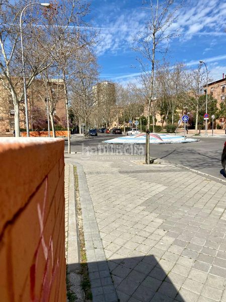 Foto 9f962060-6639-46ef-8424-bb9d4d1e1a3d. Aparcament cotxe a San Isidro Madrid