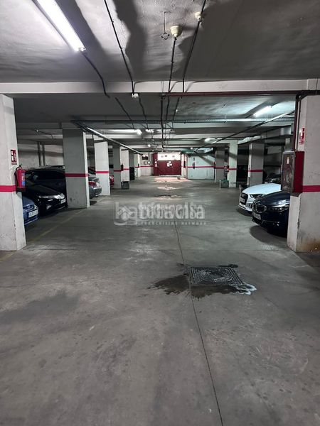 Foto a0ac019b-a619-4635-a68d-1a292e0e3049. Aparcament cotxe a San Isidro Madrid